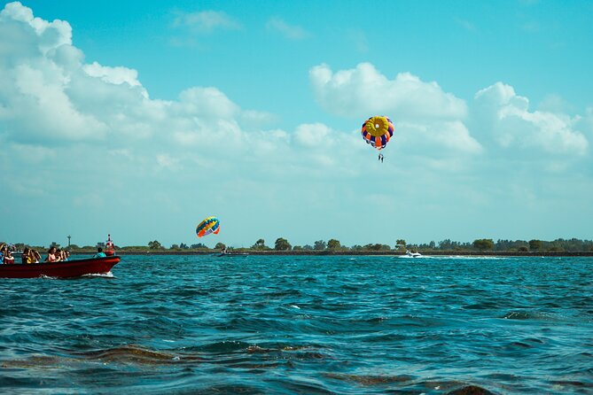 Parasailing in San Andres Island - The Portofino marina is the practical starting point
