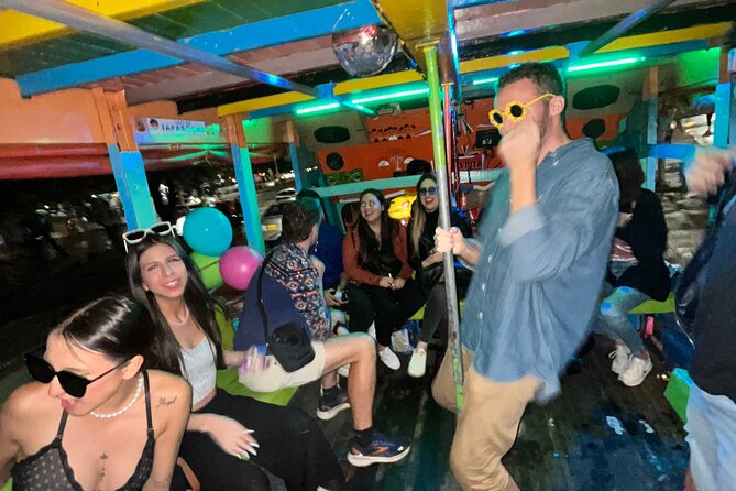 Party Crawl: 6 Nightclubs, DiscoTruck, AfterParty, 1h Openbar pub - Starting with games near Chorro de Quevedo