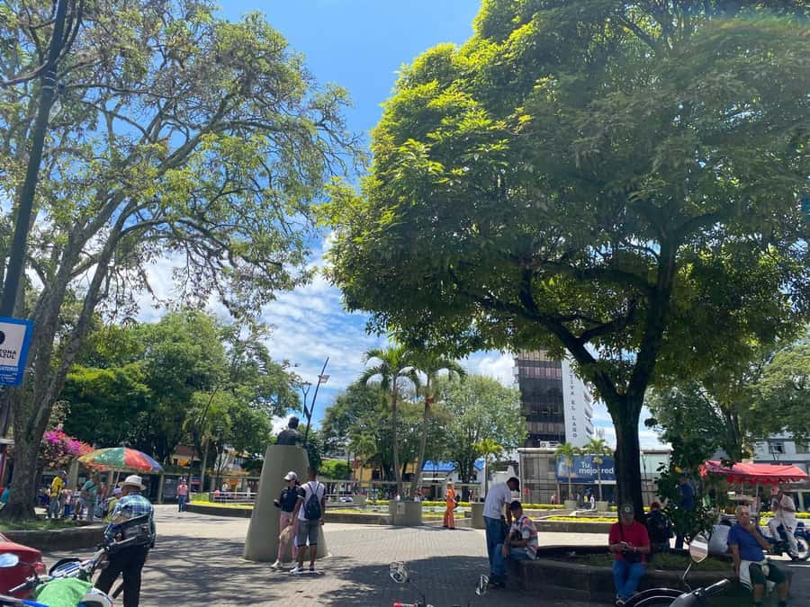 PEREIRA: PRIVATE TOUR OF MAIN SQUARES, HISTORICAL SITES + LOOKOUT POINT - The I LOVE PEREIRA photo stop