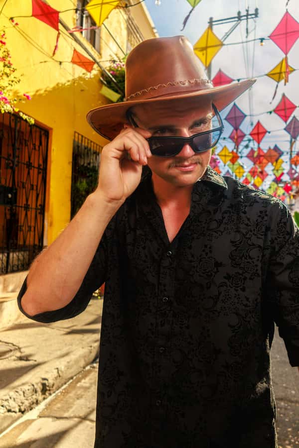 photo session through the streets of cartagena - Who Will Enjoy This Most?