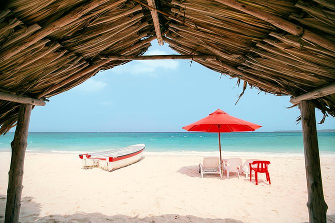 Playa Blanca in Baru Island - Arriving at Playa Blanca and reaching the sand