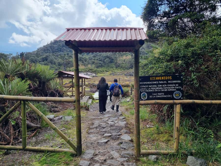 Popayan: Condor Watching in Purace + San Juan Hot Springs - Andulbio lagoon and the Pozo de los Deseos