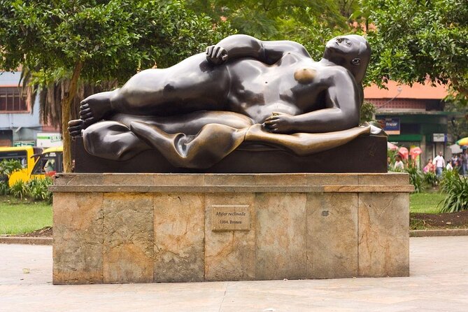 Private City Tour Combined with Pablo Escobar Tour - Medellín Metrocable: a ride with a purpose