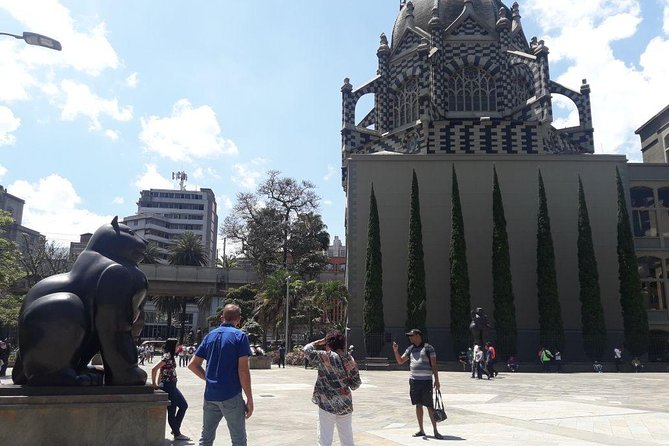 Private half day Medellin tour: meet Fernando Botero´s 23 statues - Why this half-day route works