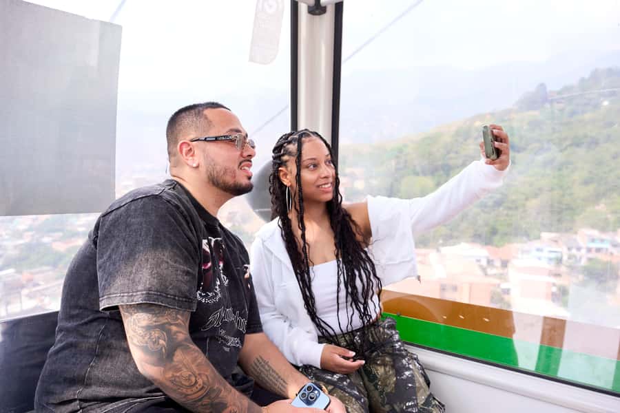 Private Tour Comuna 13 with Cable Car - Walking the outdoor escalators in Comuna 13