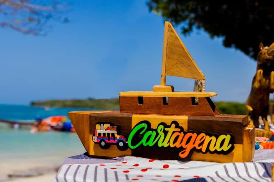 Rosario Islands -Barú : Agua Azul Beach, with lunch - Lunch with local flavors, but keep expectations measured