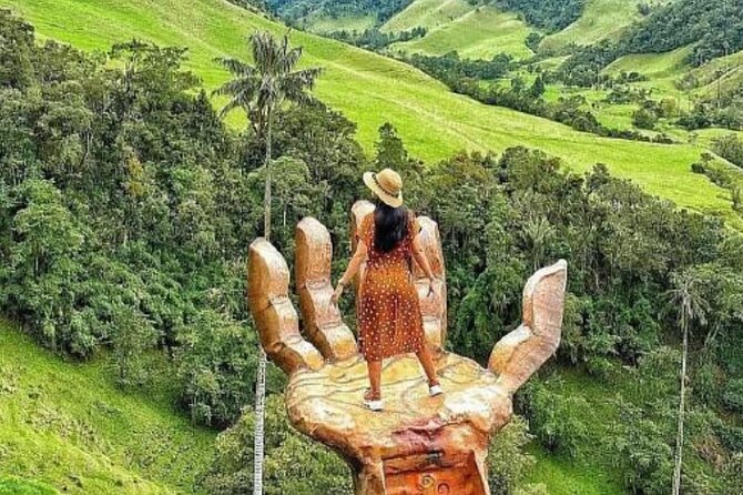 Salento, Cocora+Filand PREMIUM PLAN. exit: Pereira/Armenia. - Filandia and the Illuminated Hill Viewpoint