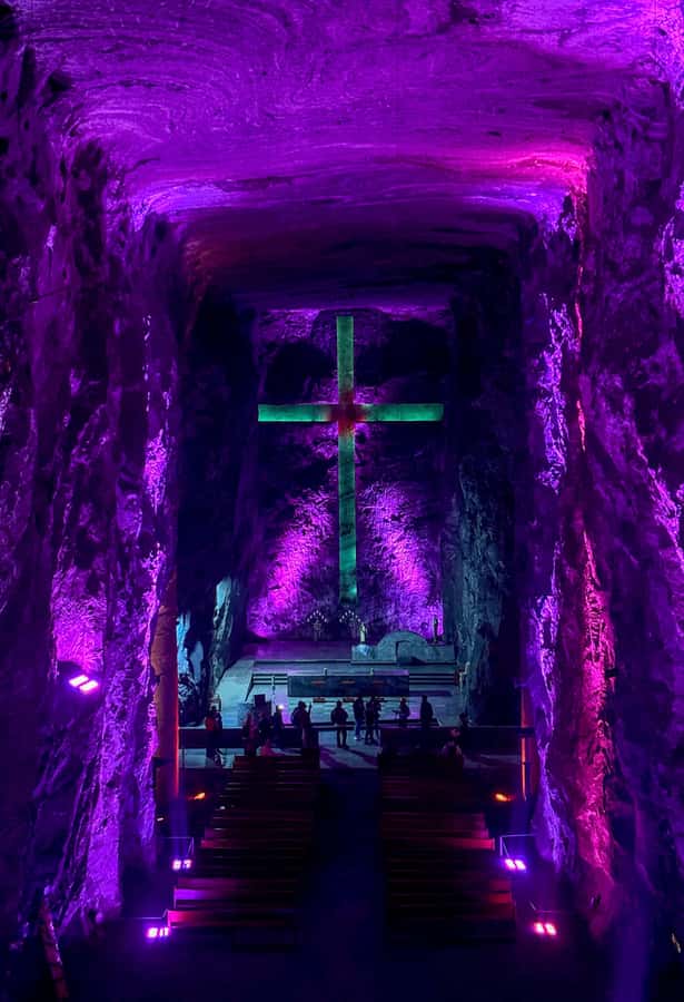 Salt Cathedral and Guatavita Lake with Lunch and Guide - Lunch in Zipaquirá and a taste of Colombia