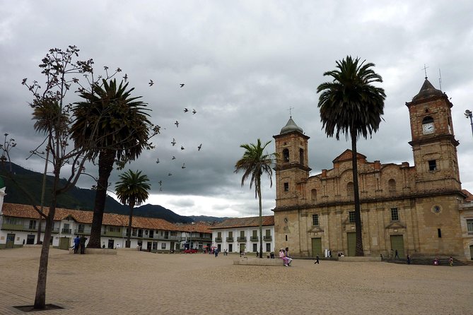 Salt Cathedral of Zipaquirá & Lake Guatavita: Private or Shared - How much walking and time should you plan for?