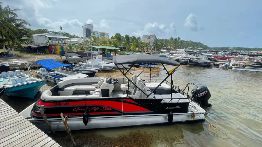 San Andrés: Island Pontoon Boat Tour - What the $45 price covers, and what it does not