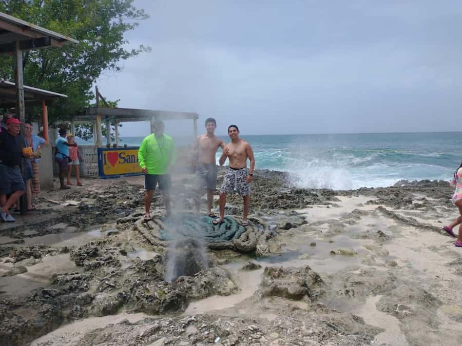 SAN ANDRES: Island Tour by Chiva + Hoyo Soplador - What the $30 price really covers