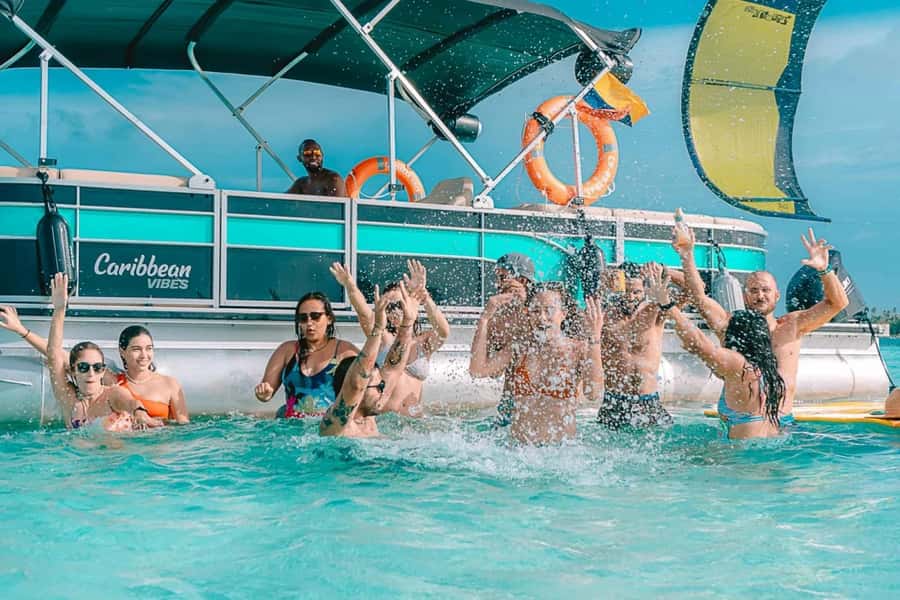 San Andres Island Tour In Shared Pontoon - Finding Marina Toninos and getting on the boat