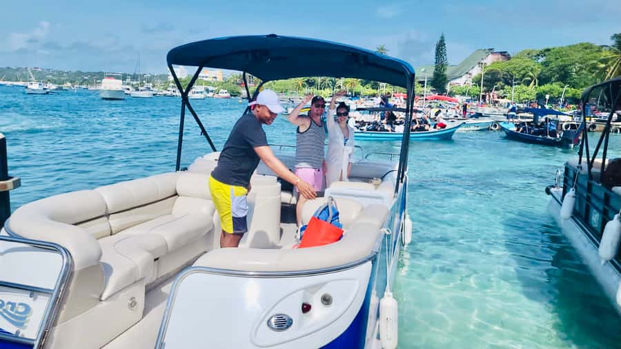 San Andres: Private Boat Trip with Aquarium and Beach Stops - Why This Private Boat Trip Works Well