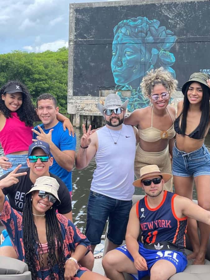 San Andres: Private Boat Trip with Aquarium and Beach Stops - What the $422 Group Price Really Buys