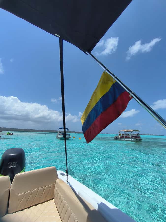 San Andres: Private San Andres Bay Tour by Luxury Speedboat - Rocky Key and the Nicodemus shipwreck