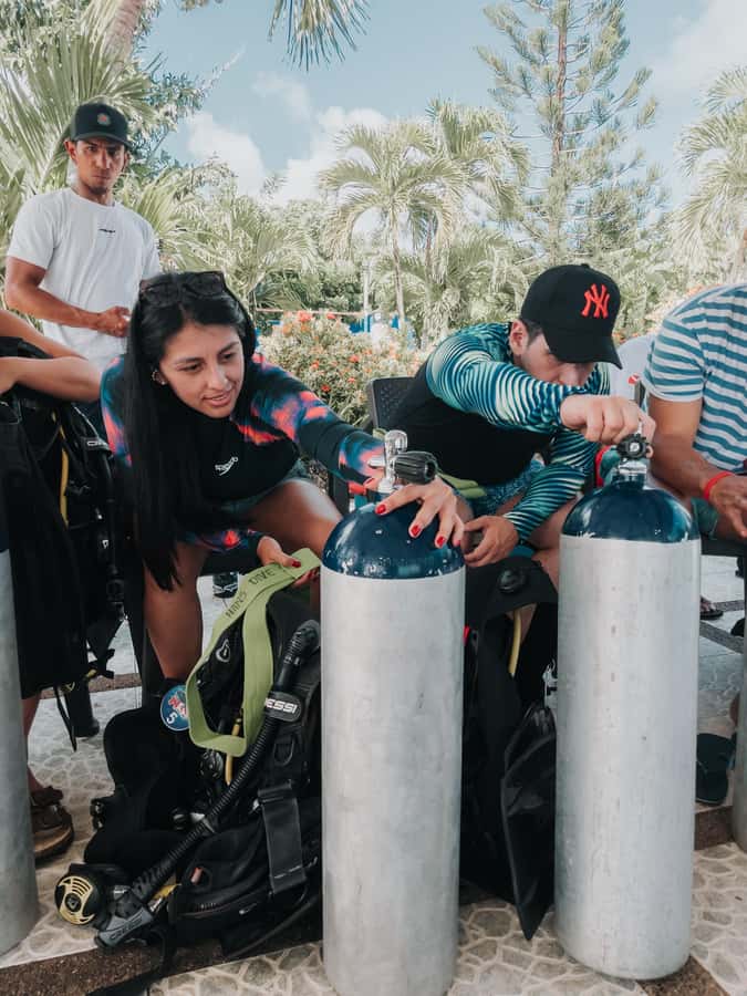 San Andres: Scuba Diving Experience with Hotel Pickup - What the instructors do well