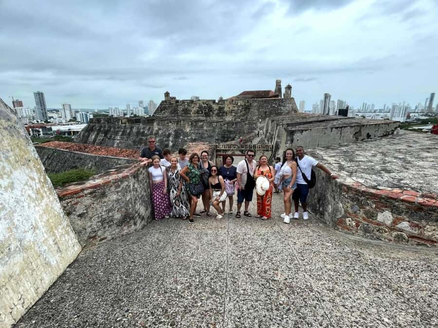 San Felipe Castle and Getsemani Walking Tour with tickets - Why This Getsemaní and San Felipe Combination Works
