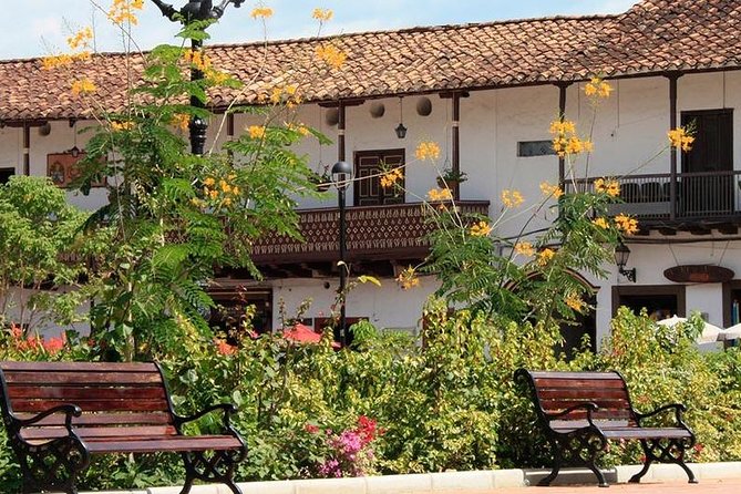 Santa Fe de Antioquia Tour with Western Bridge Visit - Filigree workshops and the value of a local craft stop