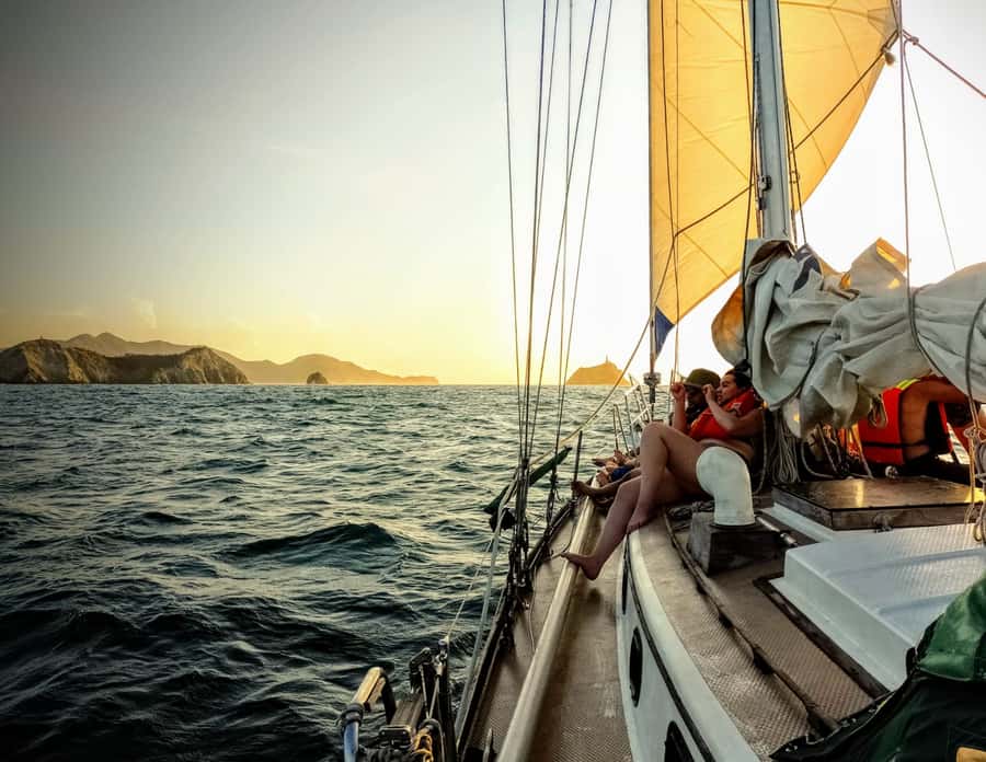 Santa Marta Bay: Sunset on a sail boat - Key points to know before booking