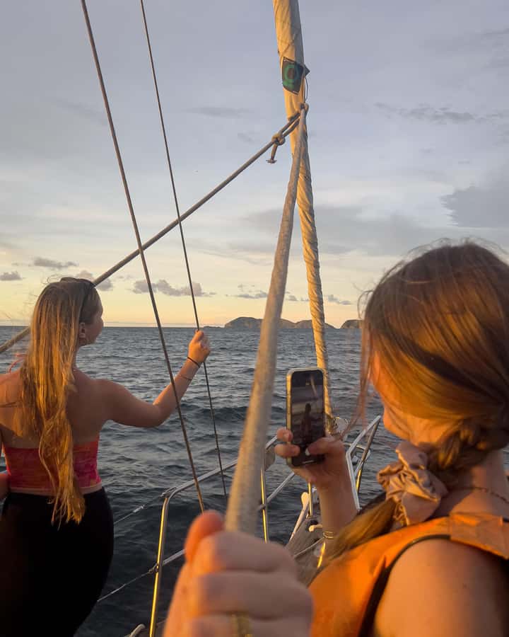 Santa Marta Bay: Sunset on a sail boat - What the 4.7 rating tells you