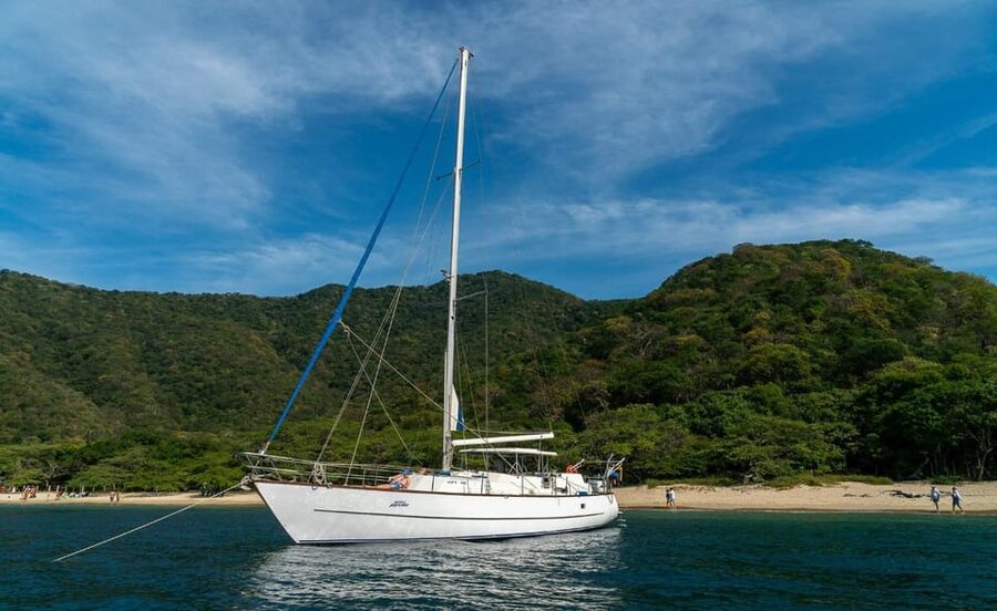 Santa Marta: Sailing Tour to Tayrona Park with Luis' Team - The return to Santa Marta at 3:45 pm