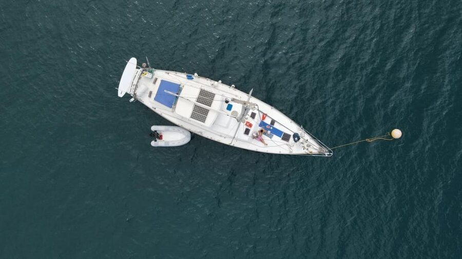 Santa Marta: Sailing Tour to Tayrona Park with Luis' Team - Language, crew care, and the guiding question
