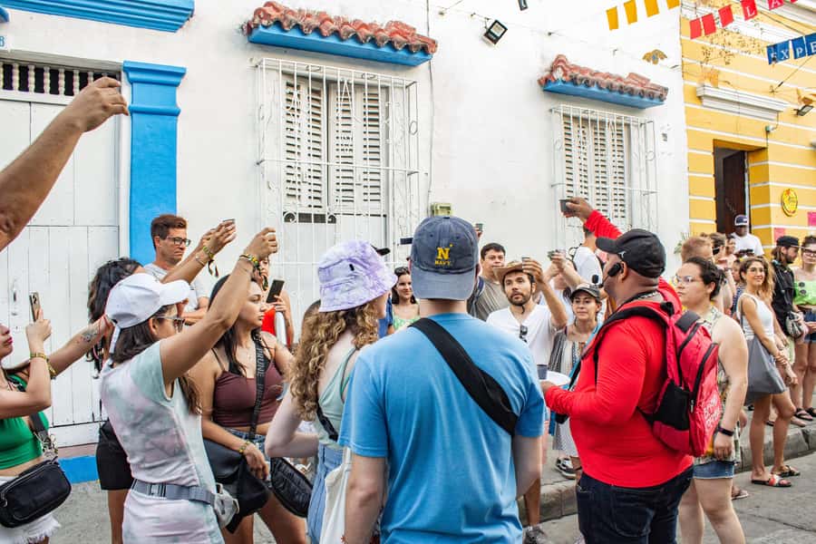 Shared Old Cartagena & Getsemani Tour with Wireless System - Camellón de los Mártires and Parque Centenario