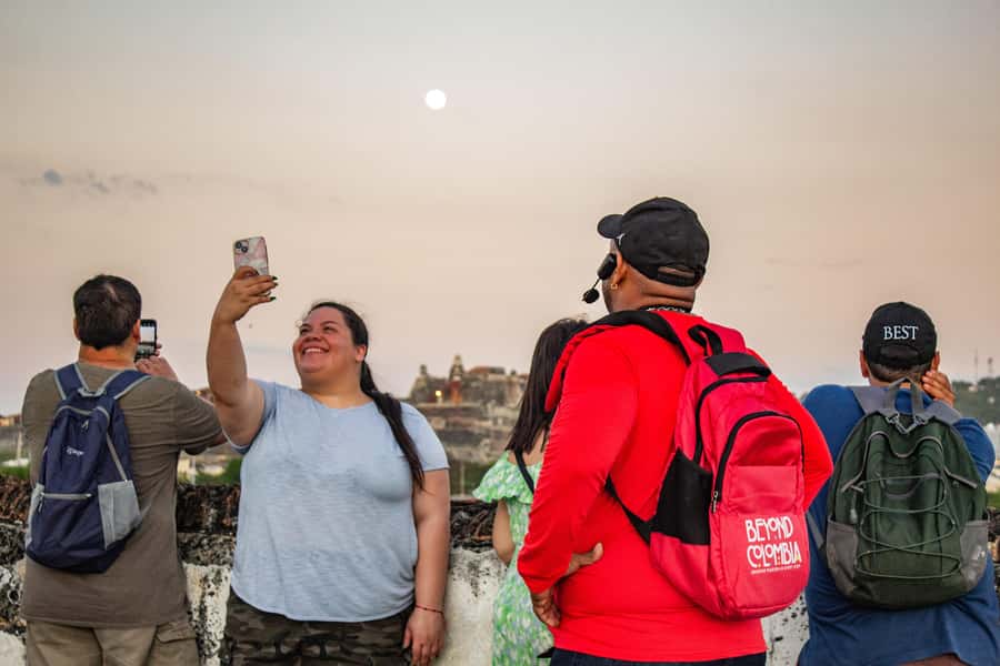 Shared Old Cartagena & Getsemani Tour with Wireless System - What the $13 price really delivers