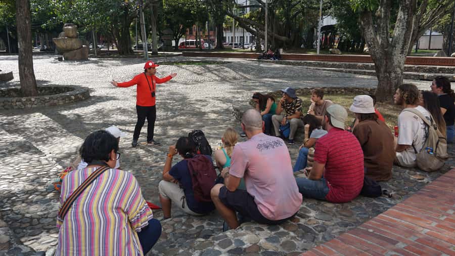 Shared Tour Cali's Salsa, Graffiti & Resistance Experience - Calle del Pecado and Cali’s street-level flavor