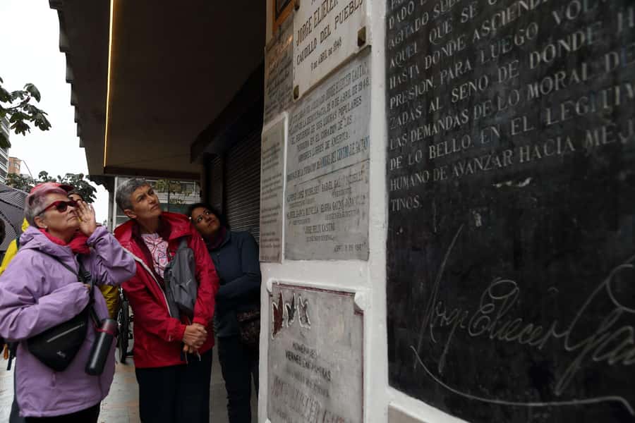 Shared Tour Colombian Conflict War, Drug Trafficking & Peace - Starting at the Museo del Oro