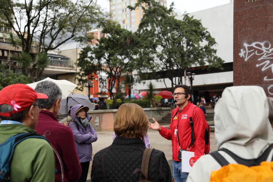 Shared Tour Colombian Conflict War, Drug Trafficking & Peace - Guerrillas, paramilitaries, and an unfinished conflict