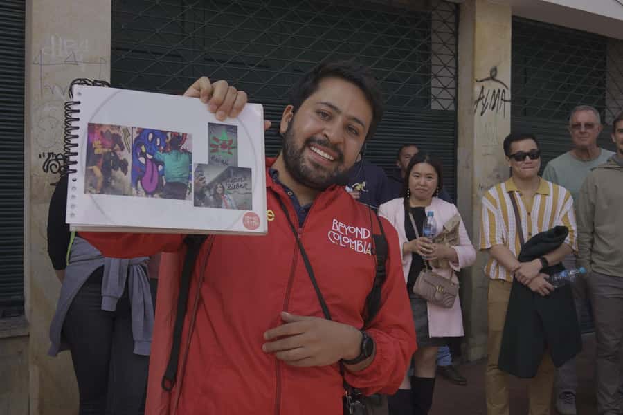 Shared Tour of Bogota's Historic Downtown (La Candelaria) - Bolívar Square and the power of the capital