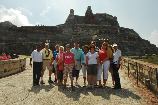 Shore excursion Cartagena city tour - Las Bóvedas: crafts, jewelry, and a firm shopping pause