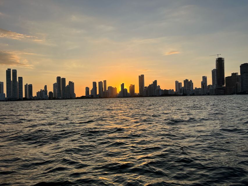 Sunset boat tour open bar and free club entrance Cartagena - Music, dancing, and the size of the boat