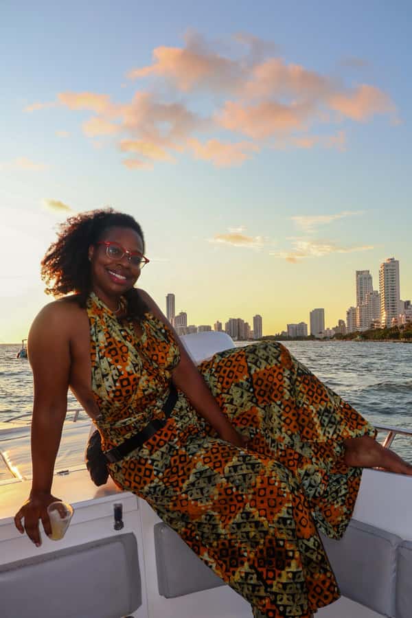 The best sunset tour in the bay: Open bar party & fun - Music, dancing, and the party setup