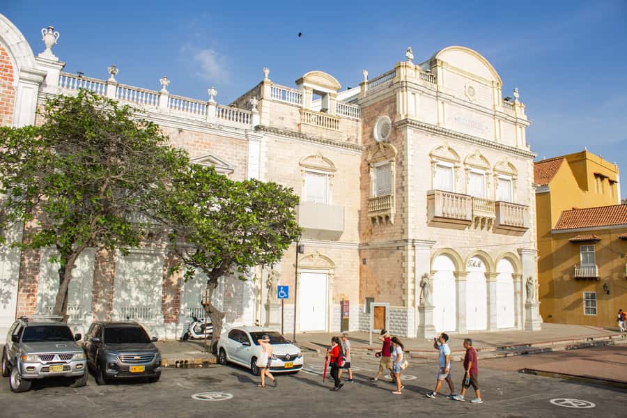 Tour Compartido de Gabriel García Marquez en Cartagena - Plaza de San Diego and the city of Gabo’s novels