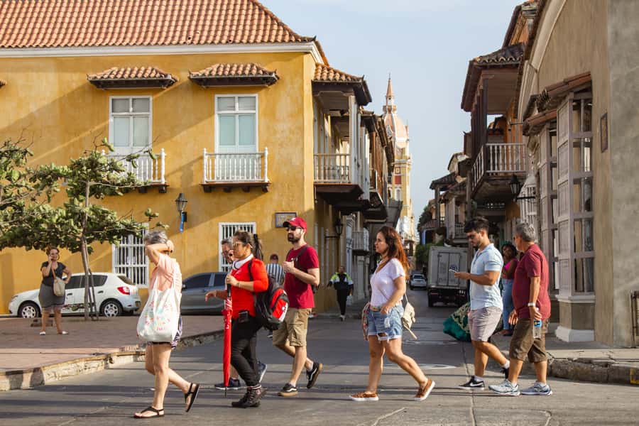 Tour Compartido de Gabriel García Marquez en Cartagena - What the 8-kilometer walk feels like in practice