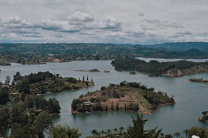 Tour Guatapé - Ninety minutes in Guatapé’s best-known corners