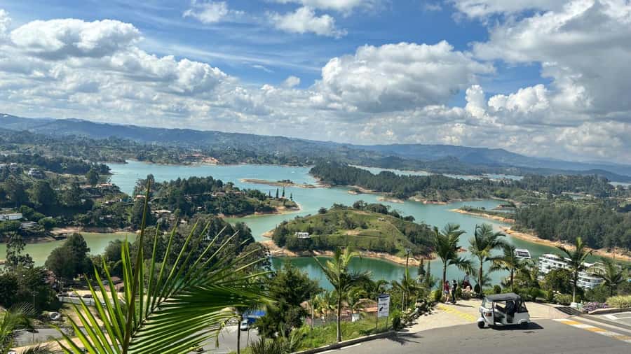 Tour Guatapé con visita a Granja de las Llamas y las Alpacas - Is $50 a fair price?