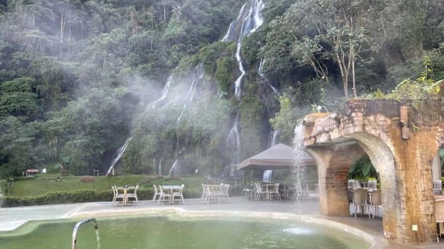 Tour Santa Rosa hot springs from Pereira, Armenia or Salento - The waterfall and mountain setting