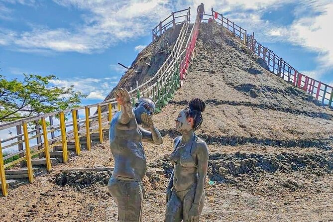 Tour to the Mud Volcano in Cartagena with Lunch - Guides who shape the day