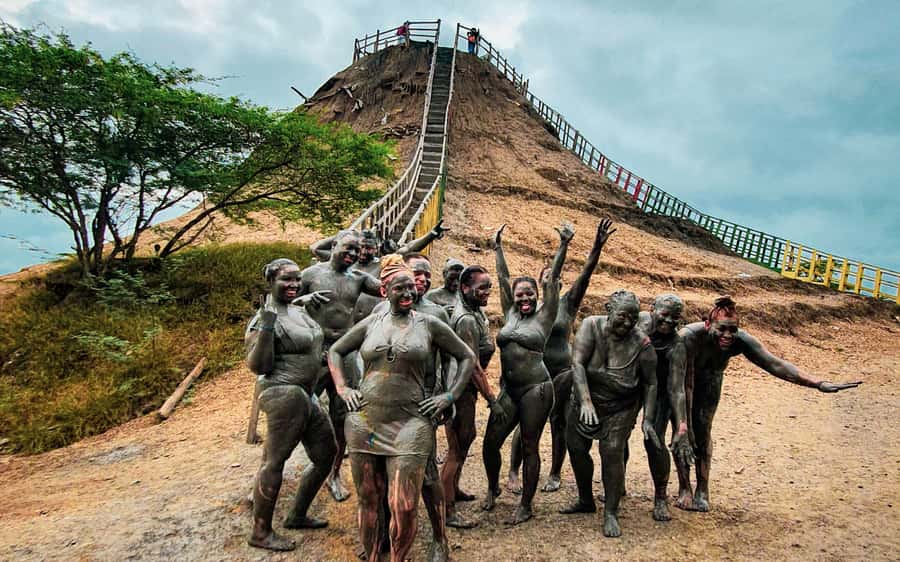 Volcan del Totumo + Playa + Piscina - Key Details Before You Go