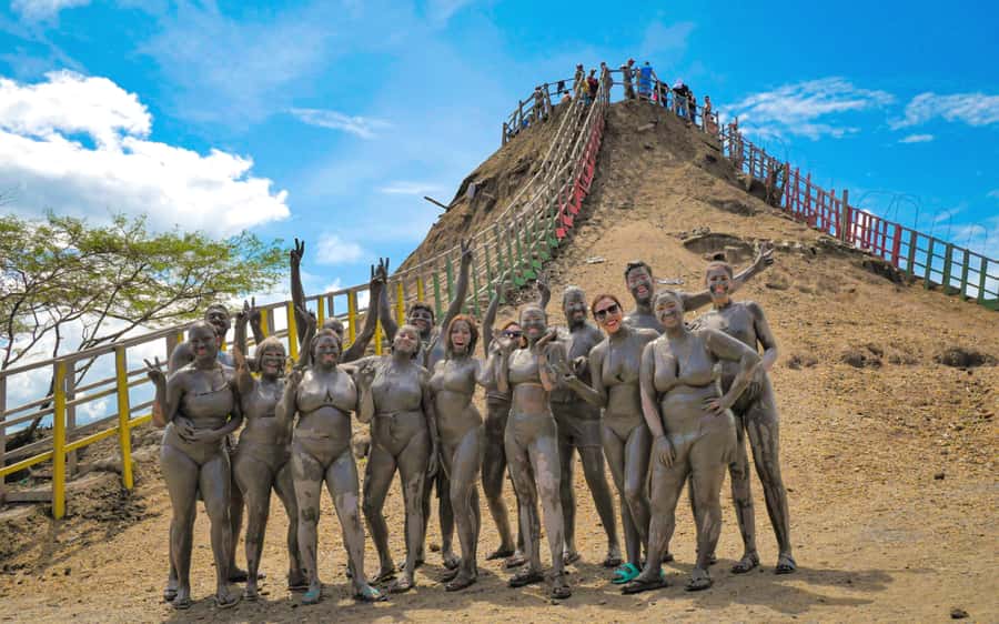 Volcan del Totumo + Playa + Piscina - What the Totumo Day Trip Is Really Like