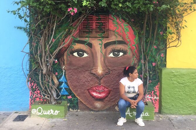 Walking Tour Cartagena Old City with Gold Museum and Plaza de Bolivar - Starting at Las Bóvedas and Bóveda #1