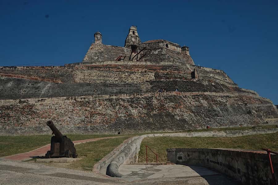 Walled City, Getsemani San Felipe Castle Cartagena City Tour - The Walled City and its grand old squares