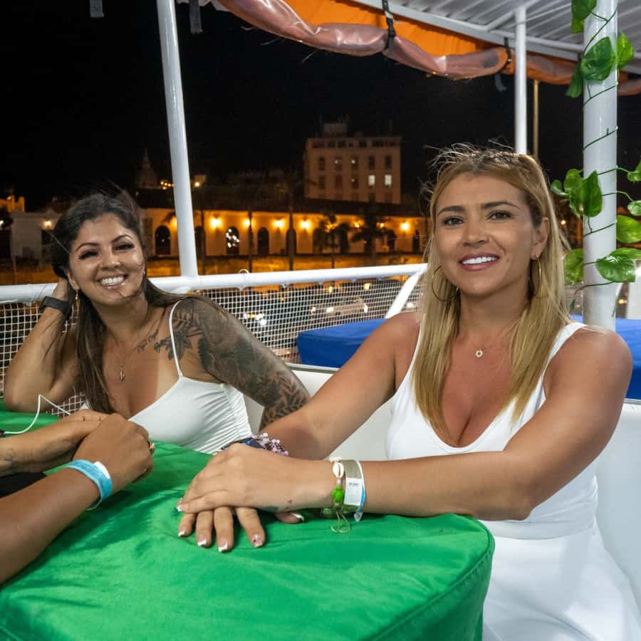 White Night Boat Party: Dinner Buffet, Dancing and Open Bar - Setting Sail from Muelle de la Bodeguita